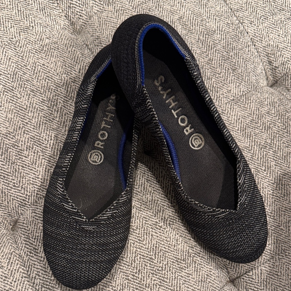 Rothy's Women's Black and Blue Flats